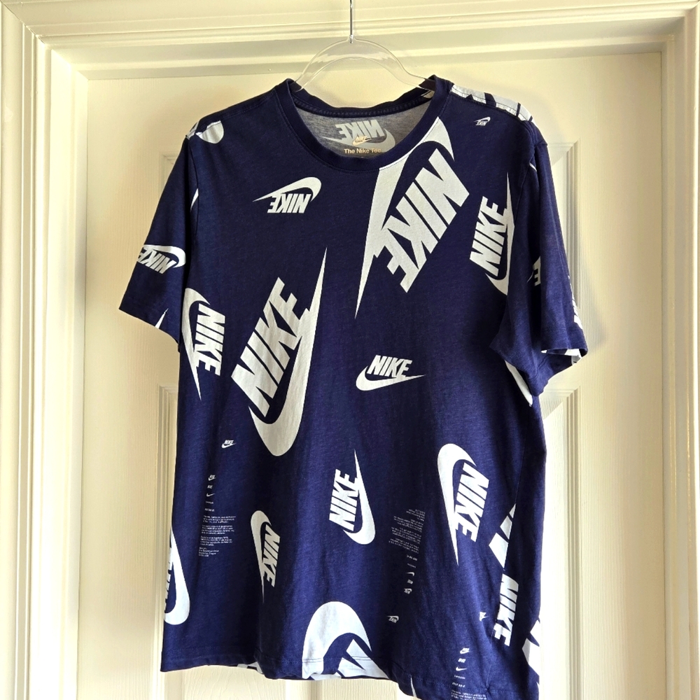 Nike Men's Navy Allover Print T-Shirt (DR7817-410) Tee Size Medium Cotton